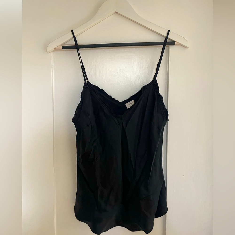Aritzia Wilfred Balck camisole with lace trim